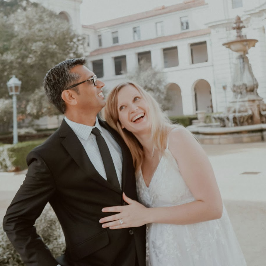 Akash and wife - Acre Stays Superhost